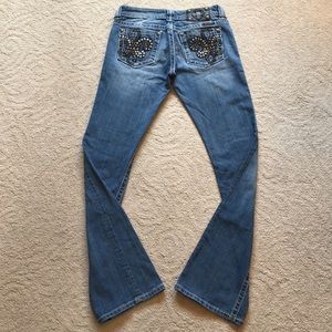 Miss Me Sz 28 bootcut jeans with cool chain design pocket detailing. UNIQUE! 🦄